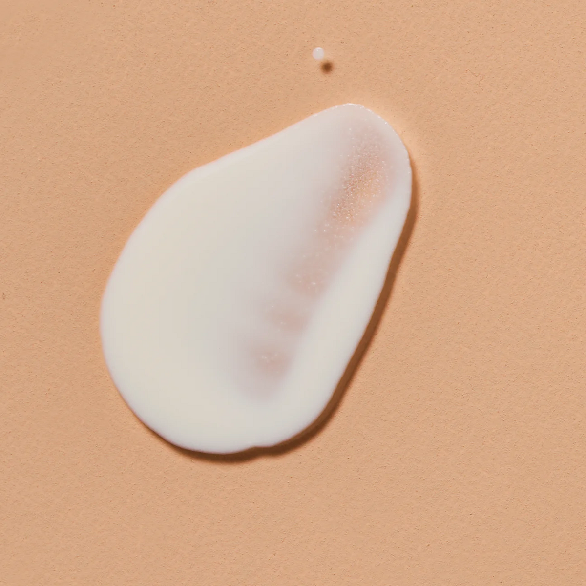 COMPLETELY SHEER, WHITE CAST-FREE SPF Total Protection™ No-Show™ Mineral Sun image 2