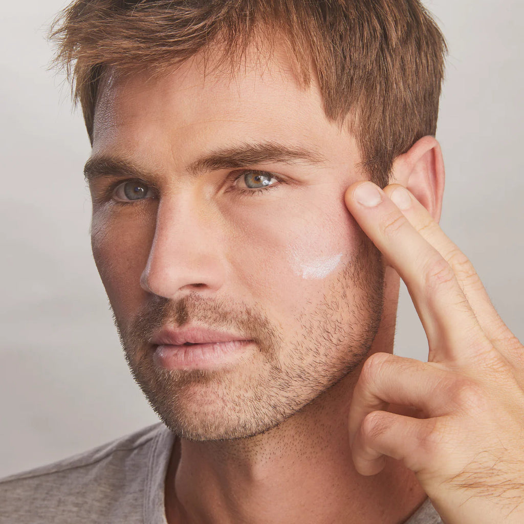 COMPLETELY SHEER, WHITE CAST-FREE SPF Total Protection™ No-Show™ Mineral Sun image 3